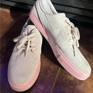 Men’s Nike sb Janoski 10.5 pink and light grey
